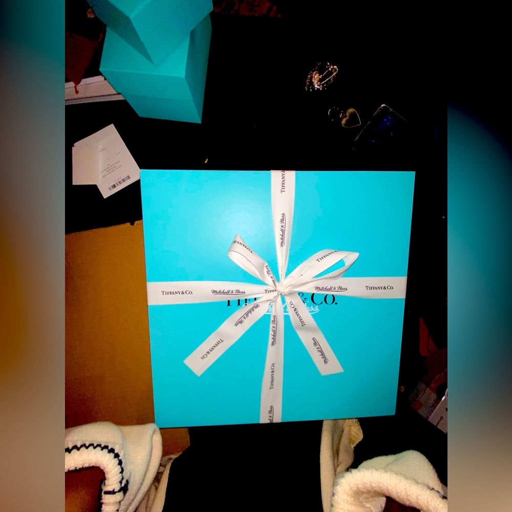 "Mystery Box 5 items Package"